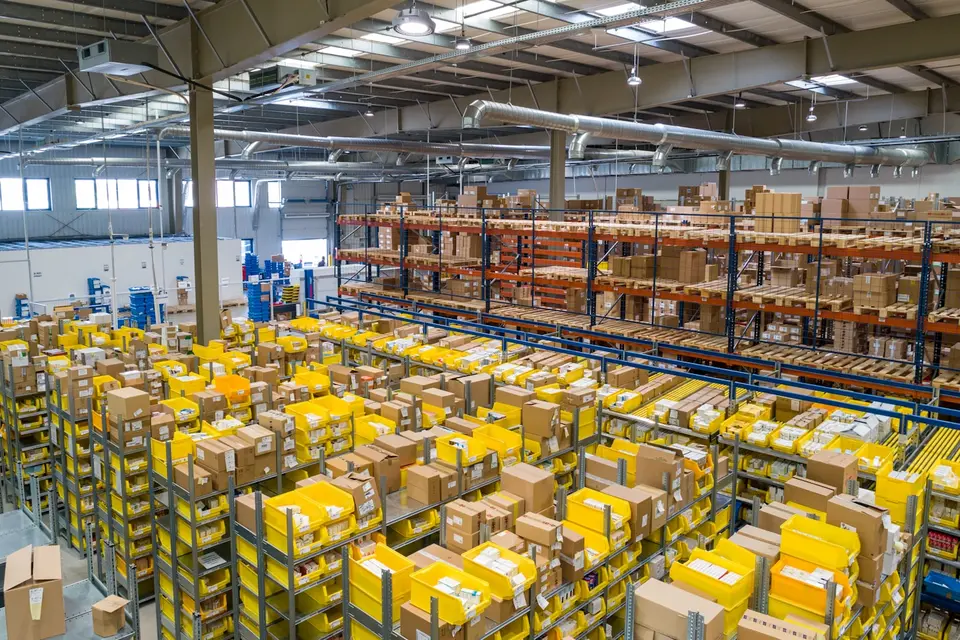 Centro de distribuição organizado
